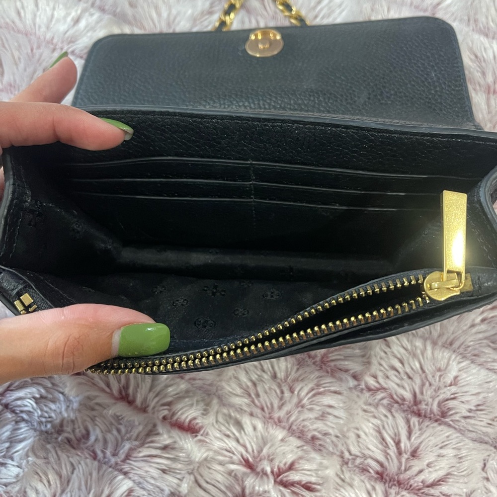 Tory Burch Black Crossbody Bag with Gold Chain - Picture 5 of 6